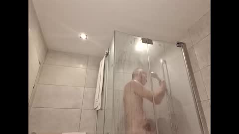 Max online show from November 5, 7:03 pm