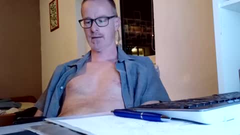 Max online show from November 26, 7:04 pm