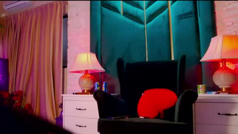 FeetVibe online show from March 1, 6:15 am