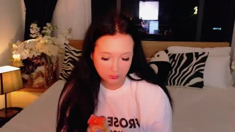 Snapshot of felicia_herceg chatting on November 15, 7:54 pm Felicia Herceg online show from November 15, 7:54 pm