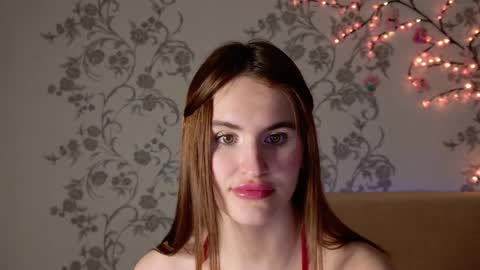 Snapshot of felicia_lav chatting on April 30, 8:57 pm Frida online show from April 30, 8:57 pm
