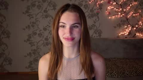 Snapshot of felicia_lav chatting on May 24, 7:19 pm Frida online show from May 24, 7:19 pm