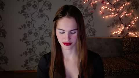 Snapshot of felicia_lav chatting on May 31, 6:20 pm Frida online show from May 31, 6:20 pm