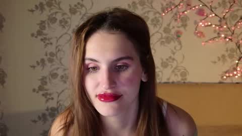 Snapshot of felicia_lav chatting on June 2, 7:27 pm Frida online show from June 2, 7:27 pm