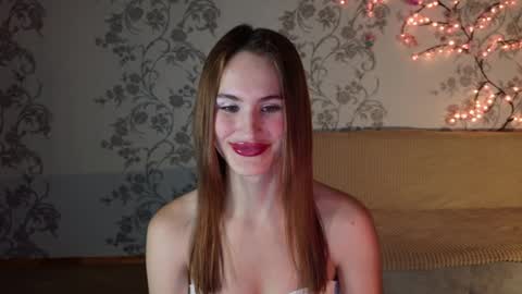 Snapshot of felicia_lav chatting on June 8, 7:25 pm Frida online show from June 8, 7:25 pm