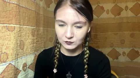 Lola online show from April 10, 7:51 pm