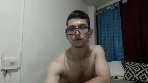 Snapshot of felipe227 chatting on March 3, 1:21 am jhonatan felipe online show from March 3, 1:21 am
