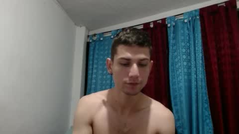 Snapshot of felipe227 chatting on March 8, 11:18 pm jhonatan felipe online show from March 8, 11:18 pm
