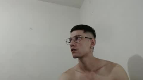 Snapshot of felipe227 chatting on October 29, 10:55 pm jhonatan felipe online show from October 29, 10:55 pm