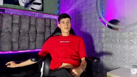 Snapshot of felipe_fiire chatting on April 28, 3:28 pm felipe fiire online show from April 28, 3:28 pm