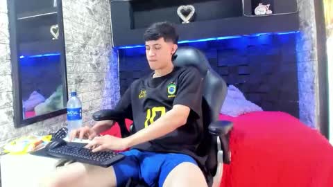 Snapshot of felipe_fiire chatting on May 12, 1:52 pm felipe fiire online show from May 12, 1:52 pm