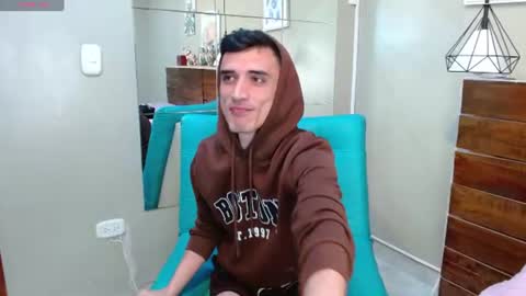 Snapshot of felipefriendly chatting on July 18, 12:20 pm FELIPE online show from July 18, 12:20 pm