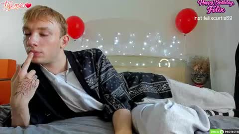 felixcurt online show from July 11, 11:57 am