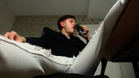 Snapshot of felixstark chatting on November 15, 6:11 am FelixStark online show from November 15, 6:11 am