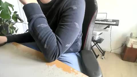 fem_alice_louis_dom online show from April 25, 10:29 am