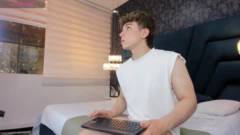 Femboy Max online show from March 16, 11:47 am