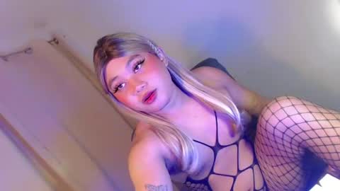 femboy_veronica online show from June 25, 9:19 pm