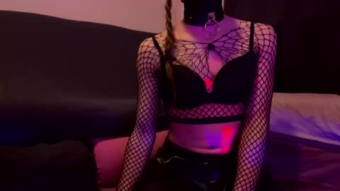 Snapshot of femboyhorse chatting on March 3, 1:53 am Femboyhorse online show from March 3, 1:53 am