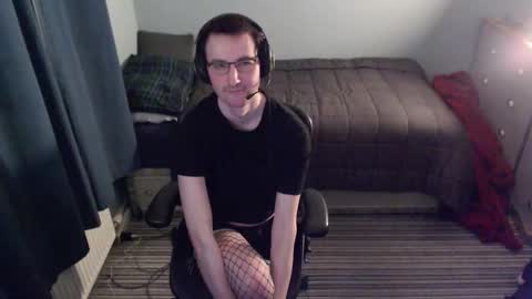 Skye online show from October 26, 12:49 am