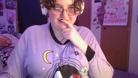 Snapshot of femcelsam chatting on April 6, 4:46 am femcelsam online show from April 6, 4:46 am