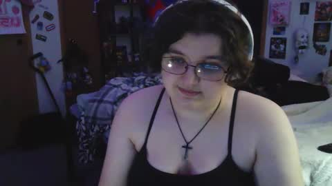 Snapshot of femcelsam chatting on April 13, 4:29 am femcelsam online show from April 13, 4:29 am