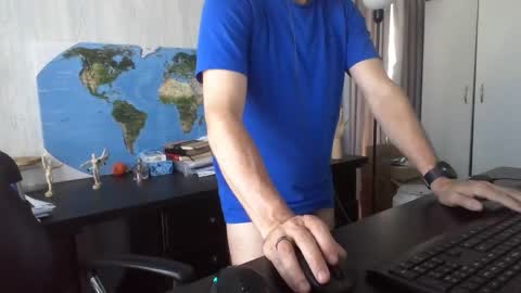 Snapshot of femdomsubby chatting on December 5, 4:53 am femdomsubby online show from December 5, 4:53 am