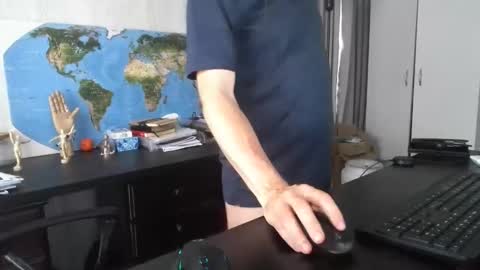 Snapshot of femdomsubby chatting on December 6, 6:04 am femdomsubby online show from December 6, 6:04 am