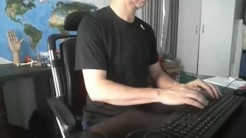 Snapshot of femdomsubby chatting on December 12, 9:48 pm femdomsubby online show from December 12, 9:48 pm