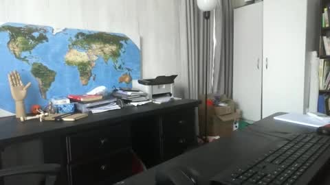 Snapshot of femdomsubby chatting on December 13, 12:53 am femdomsubby online show from December 13, 12:53 am