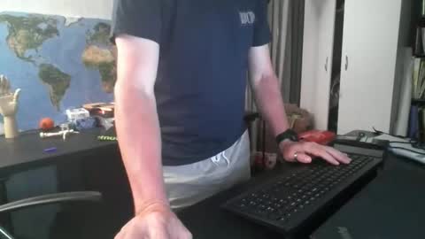 Snapshot of femdomsubby chatting on December 22, 8:27 am femdomsubby online show from December 22, 8:27 am