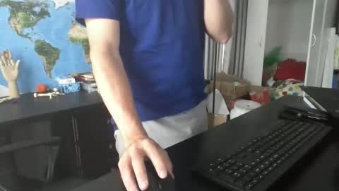 Snapshot of femdomsubby chatting on December 30, 11:38 pm femdomsubby online show from December 30, 11:38 pm