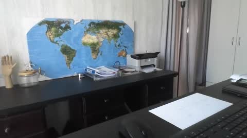 Snapshot of femdomsubby chatting on January 21, 4:54 am femdomsubby online show from January 21, 4:54 am