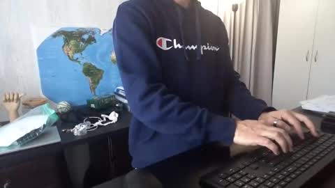 Snapshot of femdomsubby chatting on September 9, 12:43 am femdomsubby online show from September 9, 12:43 am