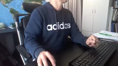 Snapshot of femdomsubby chatting on September 16, 1:17 am femdomsubby online show from September 16, 1:17 am