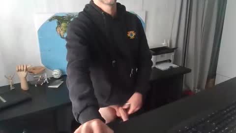 Snapshot of femdomsubby chatting on October 7, 10:18 pm femdomsubby online show from October 7, 10:18 pm