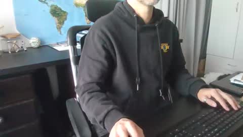 Snapshot of femdomsubby chatting on October 20, 11:27 pm femdomsubby online show from October 20, 11:27 pm