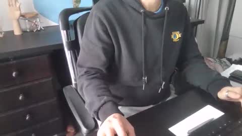 Snapshot of femdomsubby chatting on October 24, 5:04 am femdomsubby online show from October 24, 5:04 am