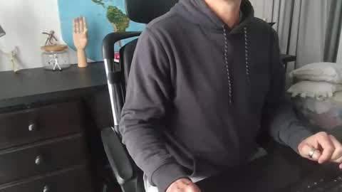 Snapshot of femdomsubby chatting on November 17, 1:22 am femdomsubby online show from November 17, 1:22 am