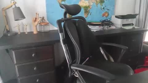 Snapshot of femdomsubby chatting on March 1, 5:09 am femdomsubby online show from March 1, 5:09 am