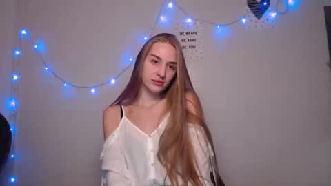 Snapshot of femkedejager chatting on December 8, 7:54 pm Femke online show from December 8, 7:54 pm
