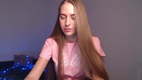 Snapshot of femkedejager chatting on December 11, 9:23 pm Femke online show from December 11, 9:23 pm