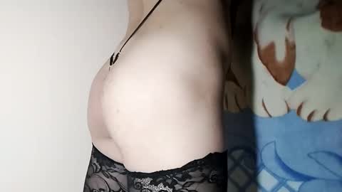 femlind online show from October 10, 5:39 am