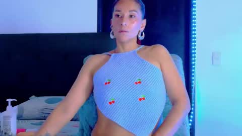 stefannia online show from January 17, 10:35 pm