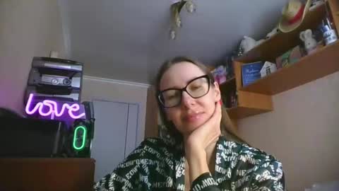 feraliss online show from February 17, 10:23 am