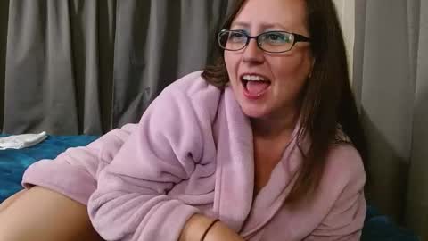 Snapshot of fern_verdant chatting on December 14, 3:01 am Call me Fern online show from December 14, 3:01 am