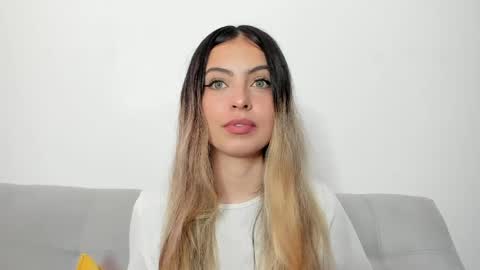 fernanda  online show from May 12, 3:20 pm