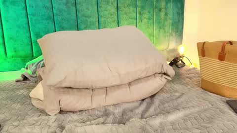 fernanda online show from March 16, 5:44 am