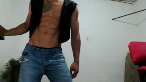 Snapshot of fernandez_latinblack chatting on December 2, 1:14 am fernandez_latinblack online show from December 2, 1:14 am