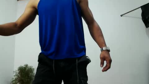 Snapshot of fernandez_latinblack chatting on December 23, 2:45 am fernandez_latinblack online show from December 23, 2:45 am