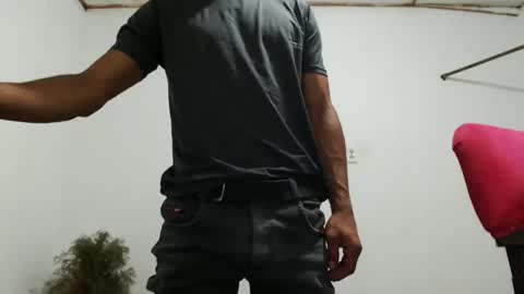 Snapshot of fernandez_latinblack chatting on January 3, 9:05 pm fernandez_latinblack online show from January 3, 9:05 pm